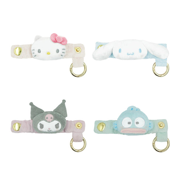 산리오 캐릭터즈 가방에 포인트 백키링